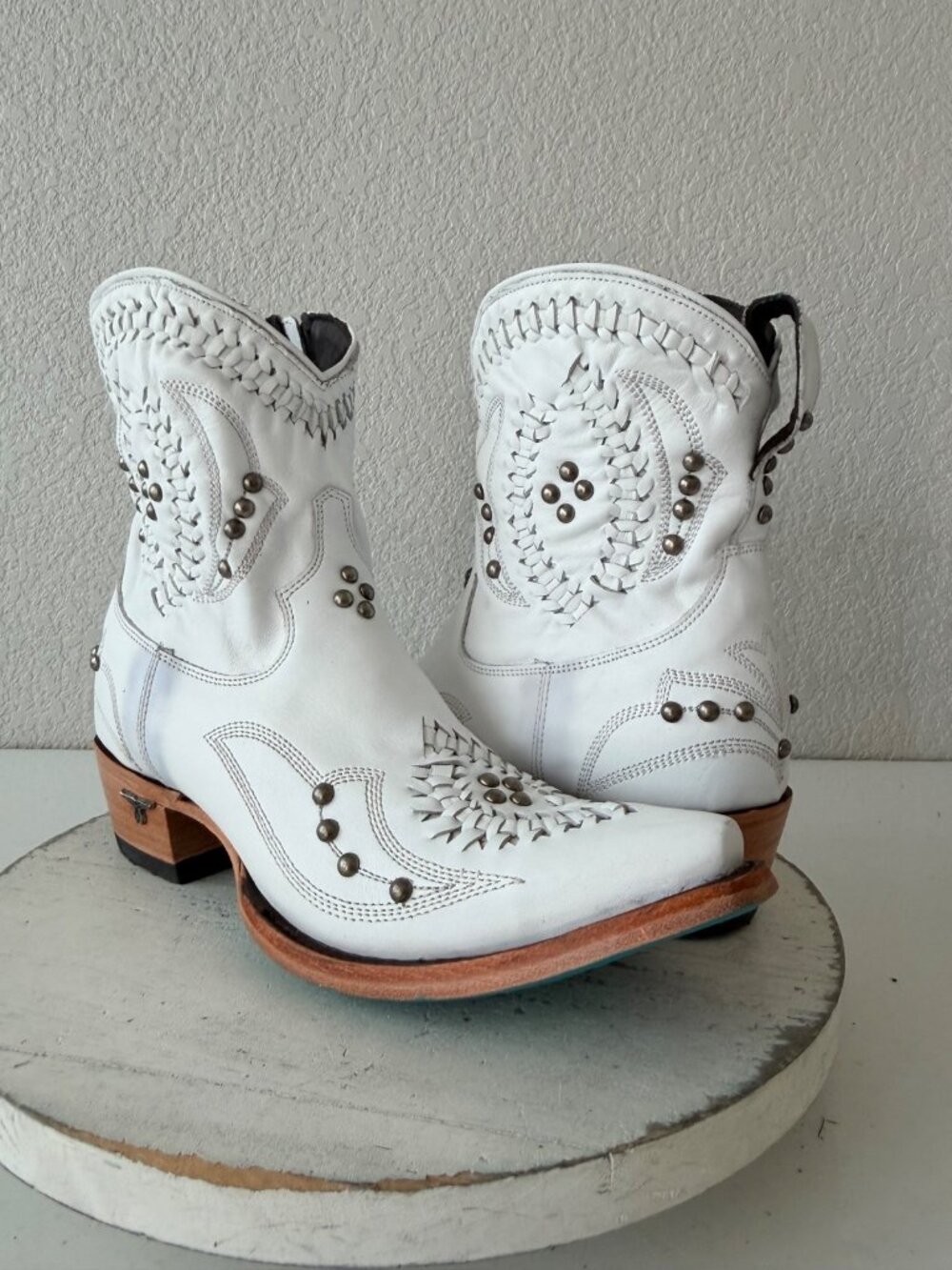 Lane Boots COSSETTE White Cowboy Booties Womens 9.5 Western Snip Toe Short Ankle